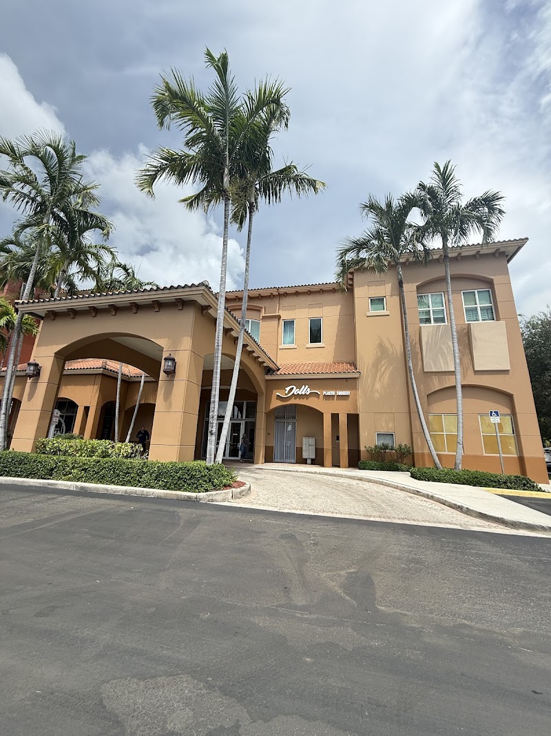 Dolls Plastic Surgery, LLC logo