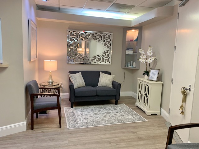 Dr. Haley Carpenter - Vitruvian Surgical Institute - Plastic Surgery logo