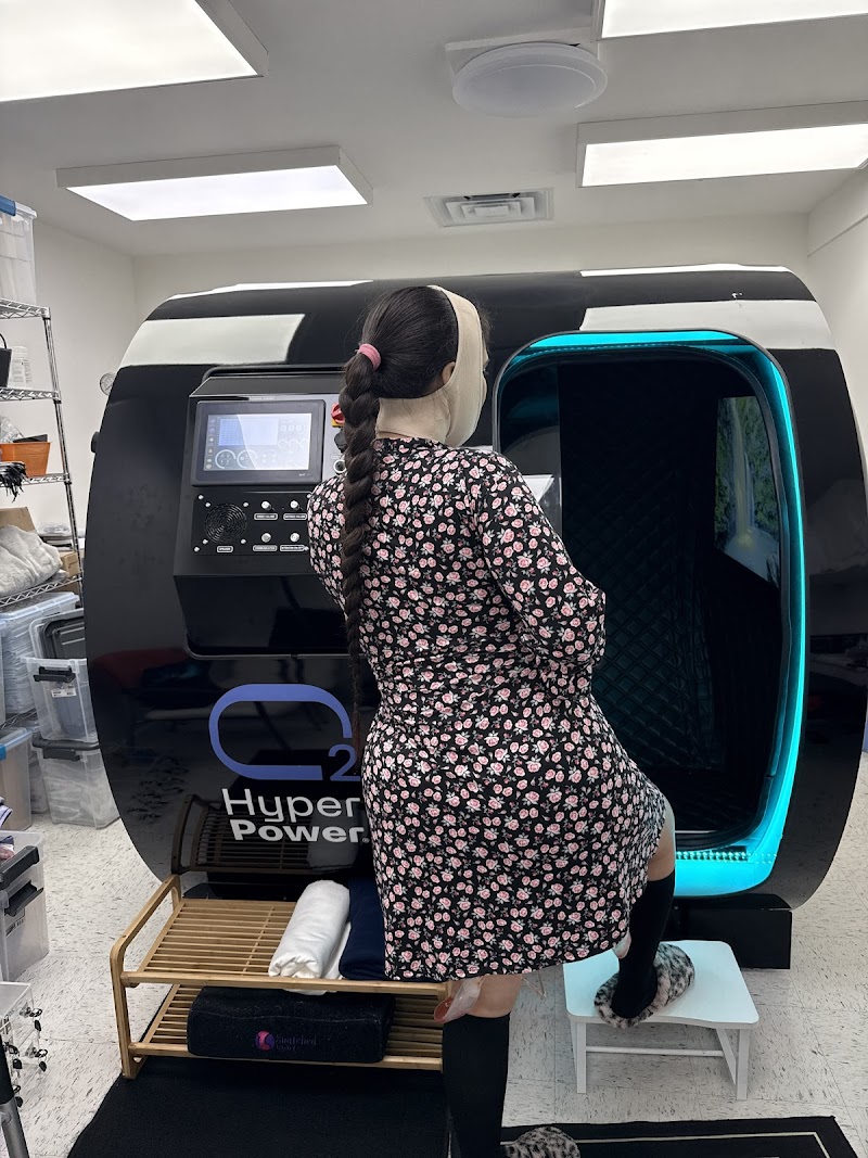 Dr. JC Alvarez Plastic Surgery logo