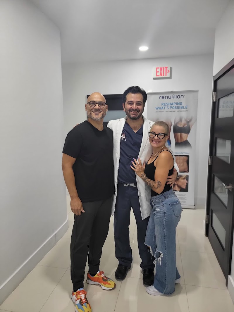 La Clinique Privée Plastic Surgery: Georges Samaha MD and Mario Samaha MD logo